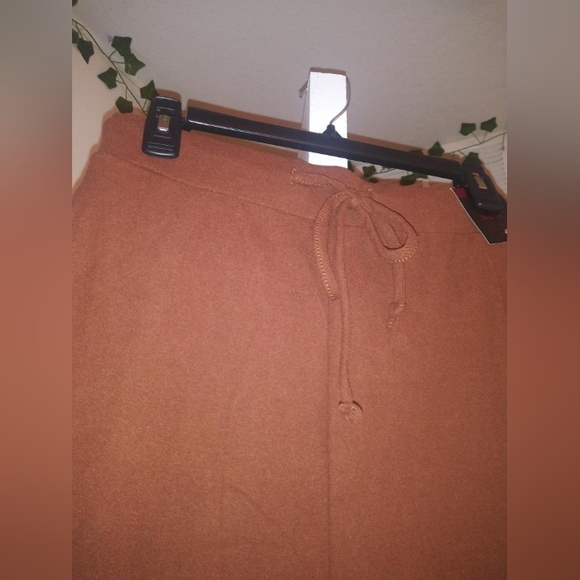 SHO SHO Brown Wide Leg Pants - Picture 2 of 4